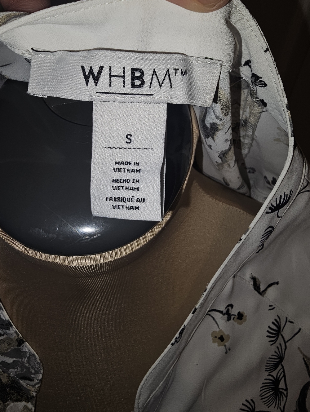 White House Black Market White Floral Button-Down Blouse Like New Sz S - Picture 3 of 3